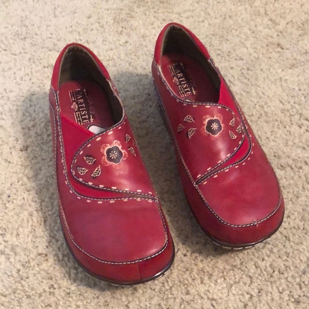 Red spring step L’Artiste clogs